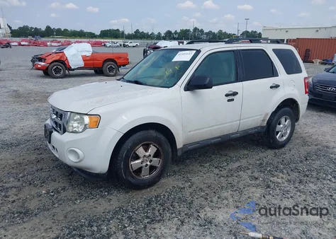 2011 Ford Escape Xlt z USA, uszkodzony, nr VIN 1FMCU9D7XBKB34112